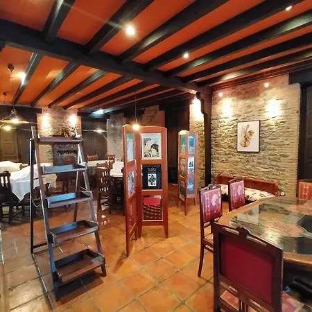 普拉亚里拉纳斯餐厅酒店 3* Muros de Nalón