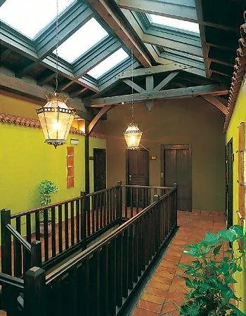 普拉亚里拉纳斯餐厅酒店 3* Muros de Nalón